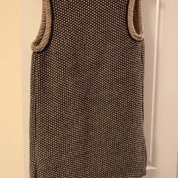 Club Monaco knit sweater vest - Picture 3 of 6